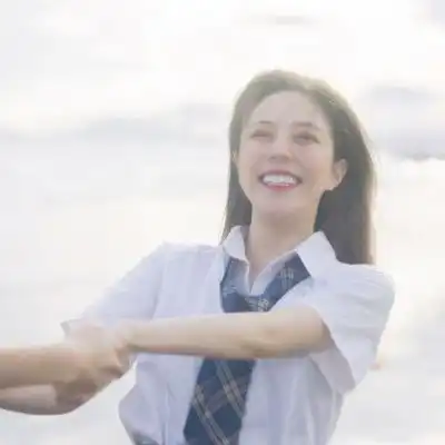 简约微笑头像写真