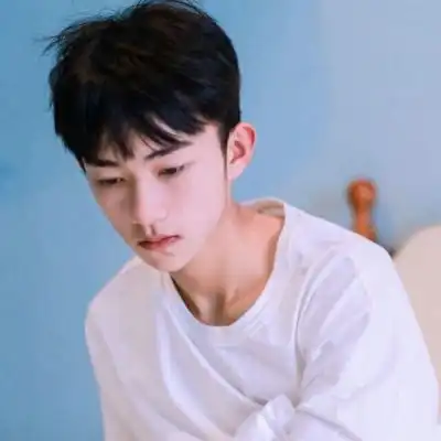  qq男生帅气冷酷的头像情深意重标准好男生