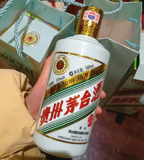 买茅台,送的小酒杯原来大有用处,只拿来喝酒就尴尬了,建议弄懂