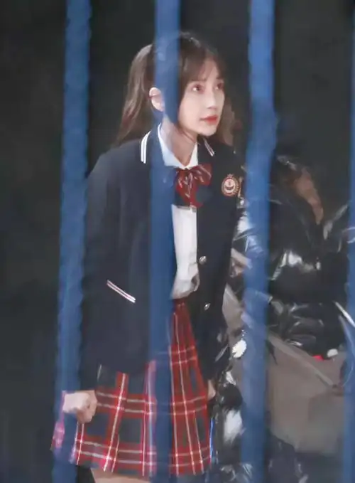  江苏五龙angelababy校园造型清新脱俗,丝毫看不出年龄感
