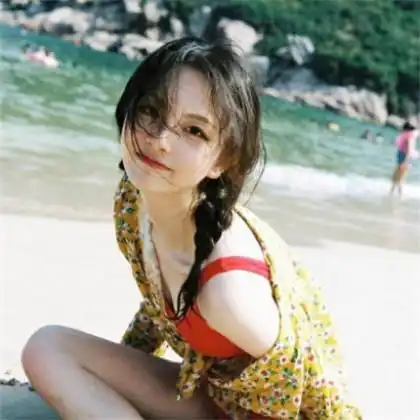  最漂亮的海边头像,迷人风景加上好看的美女