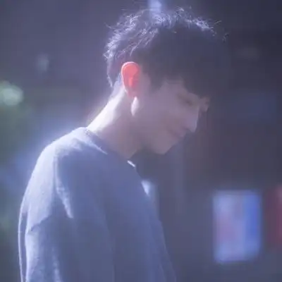  就算鞋很脏,也要笑得像国王