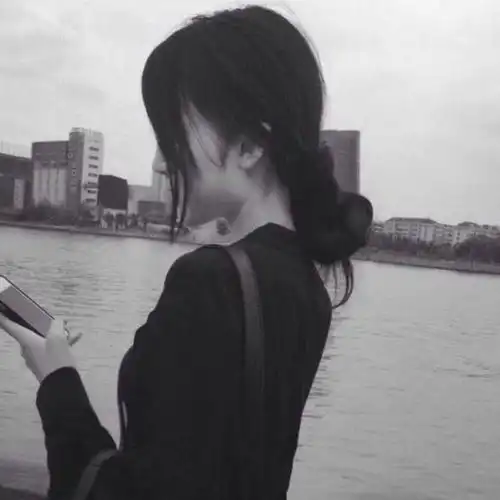  很火的句子你走了真好,不然总担心你要走