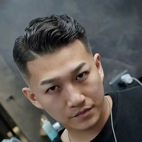  男人过了40岁,剪这3款发型更合适,成熟帅气尽显型男魅力