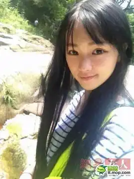  武大女神最新清纯照曝光甜美的让你移不开视线