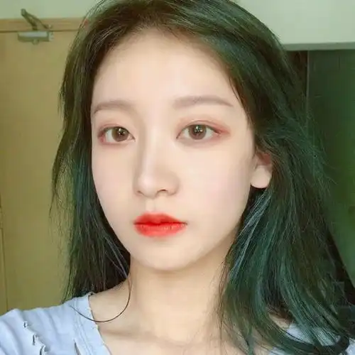 真人头像女生正脸可爱