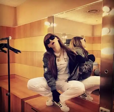  2ne1李彩琳clins更新图韩流明星ins更新堆糖,美好生活研究所