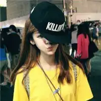 女生戴帽子口罩超霸气头