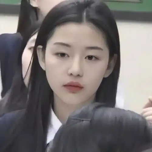 微信头像女生简单大方阳
