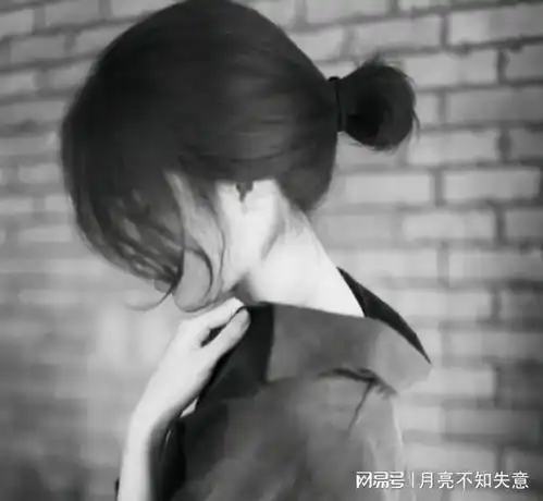 qq头像女生可爱萌 侧脸