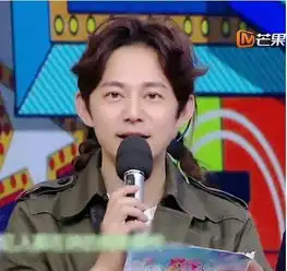  白敬亭留长发,吴亦凡变外星人,谁才是你心中的错位达人