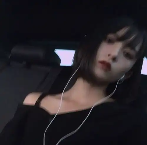 最火爆微信头像女火辣