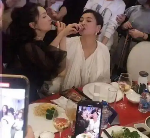  扯白抖音里的贵妇们