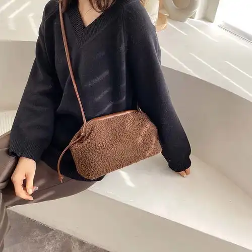 毛绒斜挎包女百搭ins秋冬时尚潮包包女包新款2019网红同款毛毛包