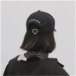  女生戴帽子时尚头像戴帽子的女生显得很酷吧