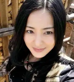  赵本山的这个女徒弟嫁富豪,儿子竟撞脸王俊凯