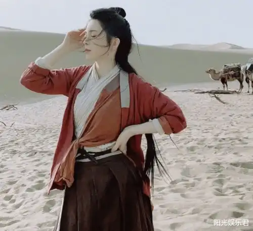  刚从琉璃中走红,转头又参演你是我的荣耀,要大红的节奏