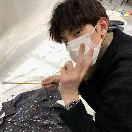  无水印男头及时止损是成年人的感情中最高的自律