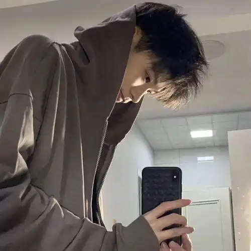  男生头像人间于此欢喜是你