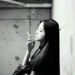 超霸气伤感女生微博头像2018精选老子不是限量版是绝版