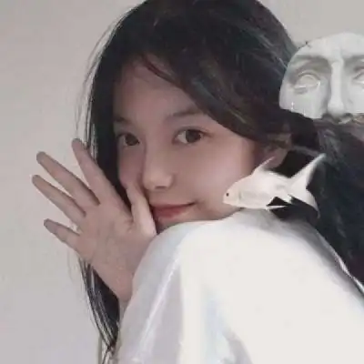 头像女生ins黑白高冷