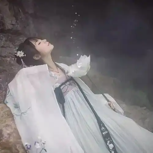  男生都想找这样的戏精女票谈恋爱