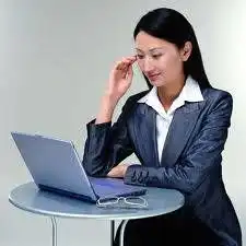  白领族穴位养生法按压公孙穴健脾胃