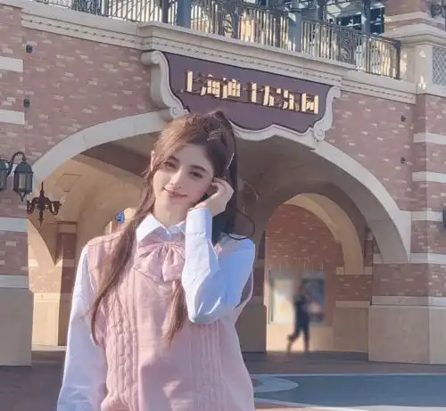 甜美俏皮可爱女生头像迪