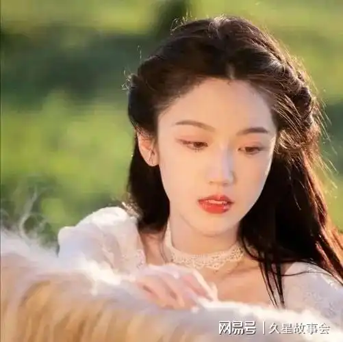  男子收到女友的神秘快递,里面竟装着美女,真相令人毛骨悚然