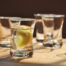  白酒盅简约小酒杯迷你玻璃杯