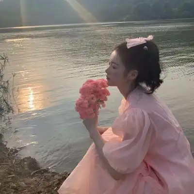  客桥.小众女头怕目光夹杂爱意所女生头像我要个性网