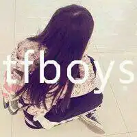 女生的tfboys带字的qq头像