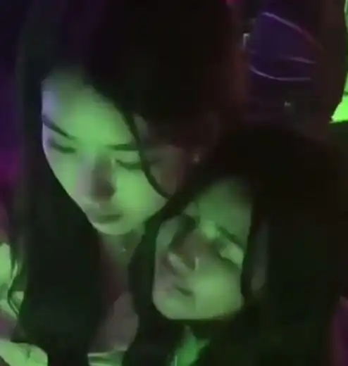  王思聪曝孙一宁特写照后,两人约会视频被曝光,呜呜姐不忍了