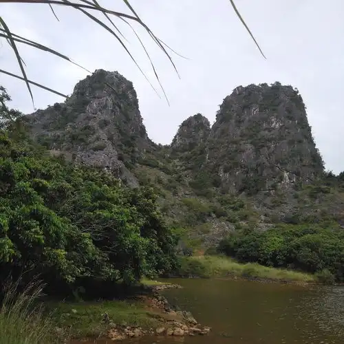  拍一下玉林市将军寨秀丽的山水风景