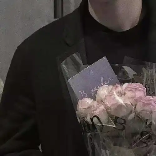 二两桃花酿做酒,万杯不及你温柔,