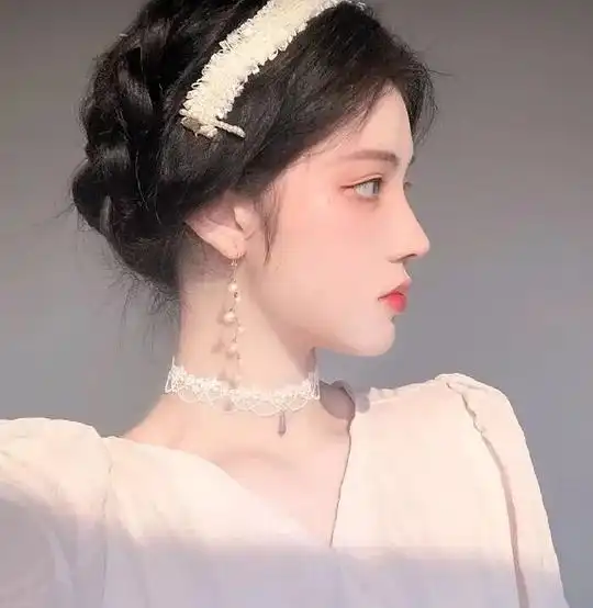  逮猹少女的相册存头像图