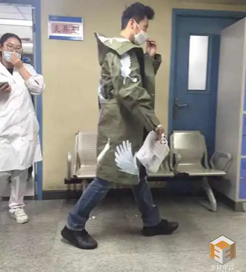  李晨的这款衣服搜索淘宝关键词是什么求大神谢谢