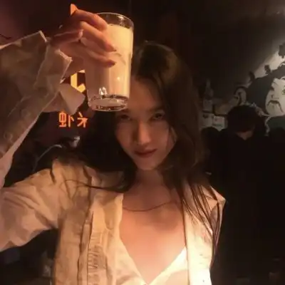  个性颓废霸气女生头像超拽冷酷,寻找残留的幸福的女人
