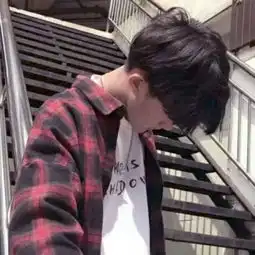 qq头像男生帅气超拽抽烟
