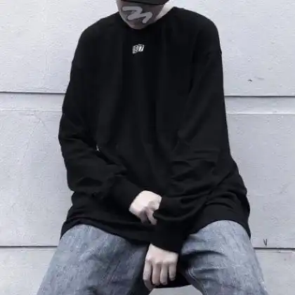  一本正经人男生头像不露脸半身,不用看脸就是潮流范的