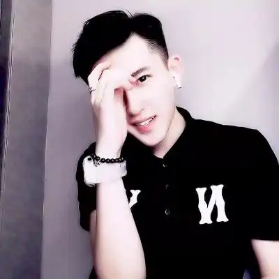 帅哥头像戴口罩真人照片