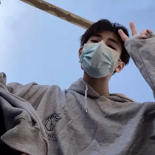  第1期精选奶里奶气的男生头像