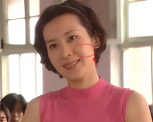  女人老了脸上有这4处饱满,会越老越耐看,看65岁肖雄就知道