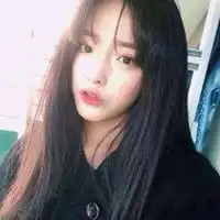  qq头像女生盘腿捂脸可爱的空气刘海qq女生头像