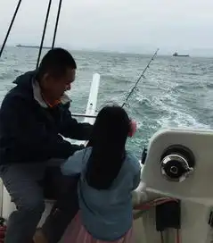  李湘亮相江苏元宵晚会红裙喜庆显富态