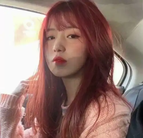 ins敲温柔女生头像
