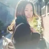  笑得很开心的女生头像微信头像图片大全