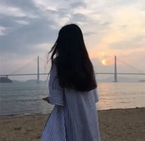  心理测试三个女生背影,你最喜欢哪一个测你在异性眼中的形象
