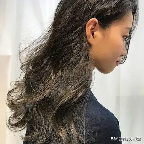  最流行的微卷发,长发短发做了都好看