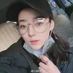  杨柳细腰大长腿剃头帅气霸气十足,这两个抖音小姐姐美的让你怀疑人生